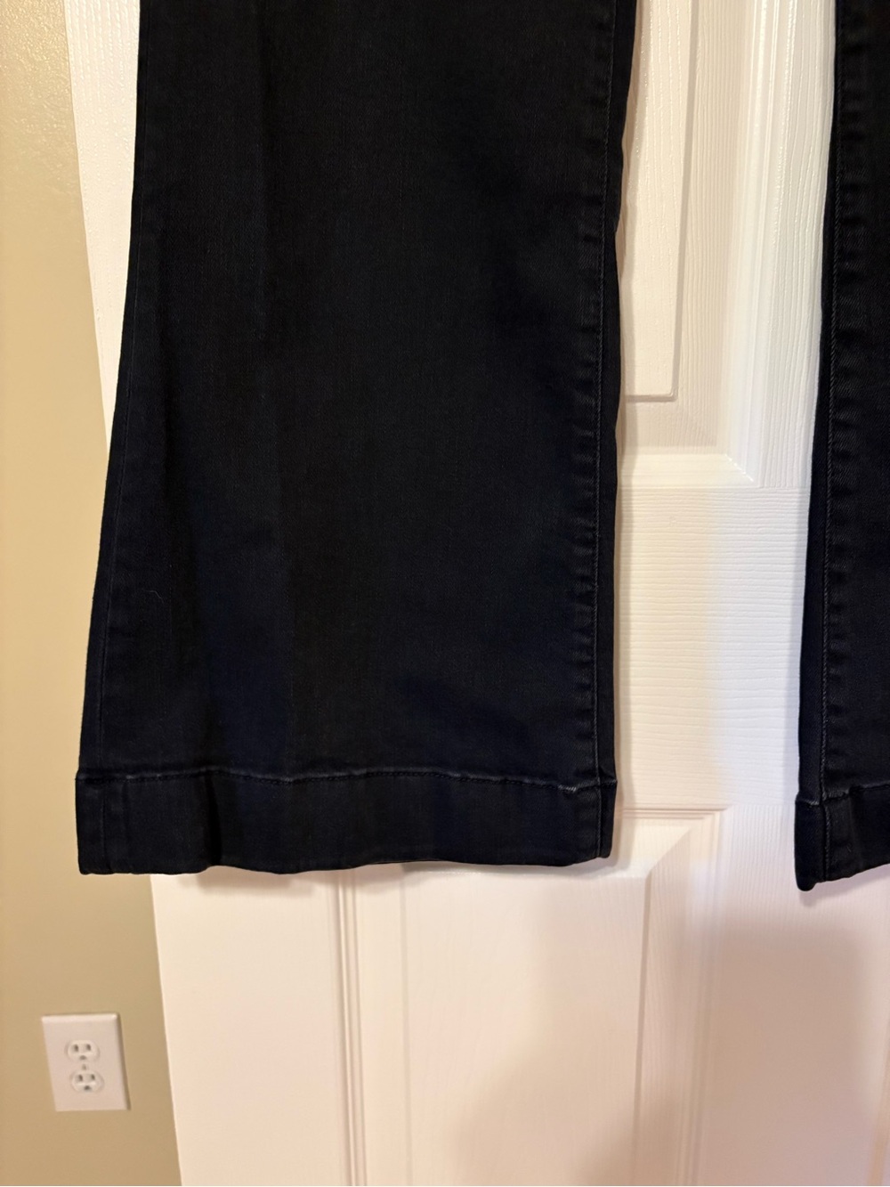 7 For All Mankind Dojo Jeans NWT Dark Wash Flare Leg Stretch Designer Denim - Picture 2 of 7